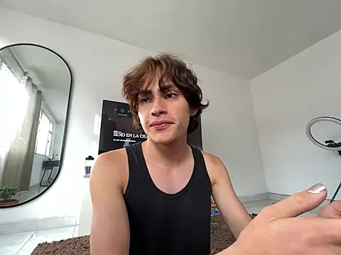 Snapshot of Ne0nn chatting on December 31, 9:50 pm Ne0nn online show from December 31, 9:50 pm