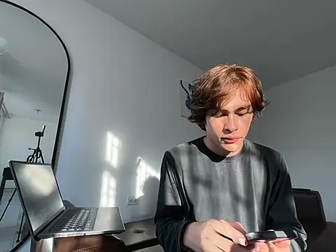 Snapshot of Ne0nn chatting on January 12, 9:51 pm Ne0nn online show from January 12, 9:51 pm