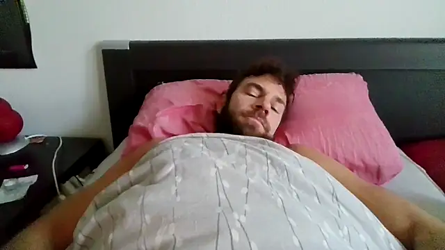 Snapshot of alpha-hunk chatting on October 26, 8:53 am alpha-hunk online show from October 26, 8:53 am