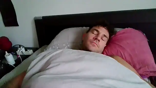 Snapshot of alpha-hunk chatting on November 9, 9:18 am alpha-hunk online show from November 9, 9:18 am