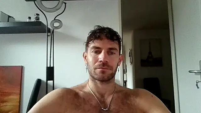 Snapshot of alpha-hunk chatting on November 17, 10:32 am alpha-hunk online show from November 17, 10:32 am