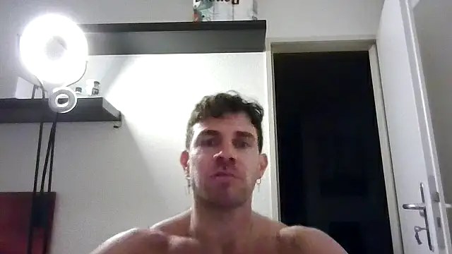 Snapshot of alpha-hunk chatting on December 5, 4:14 pm alpha-hunk online show from December 5, 4:14 pm