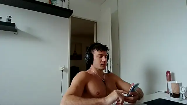 alpha-hunk online show from March 27, 1:11 pm