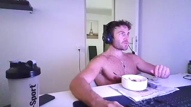 Snapshot of alpha-hunk chatting on June 25, 10:09 am alpha-hunk online show from June 25, 10:09 am