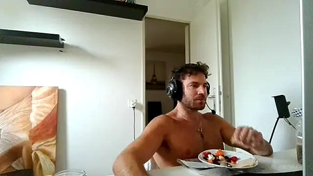 Snapshot of alpha-hunk chatting on July 1, 10:17 am alpha-hunk online show from July 1, 10:17 am