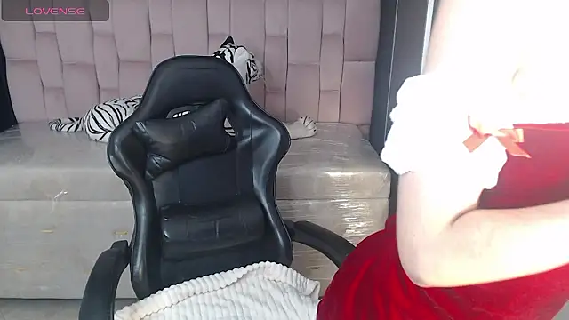 Snapshot of jesi_daniels_b chatting on December 1, 7:58 pm jesi daniels b online show from December 1, 7:58 pm