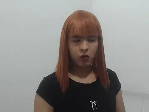 Snapshot of estefania224 chatting on April 27, 11:25 pm estefania224 online show from April 27, 11:25 pm
