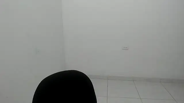 Snapshot of estefania224 chatting on May 6, 11:43 pm estefania224 online show from May 6, 11:43 pm
