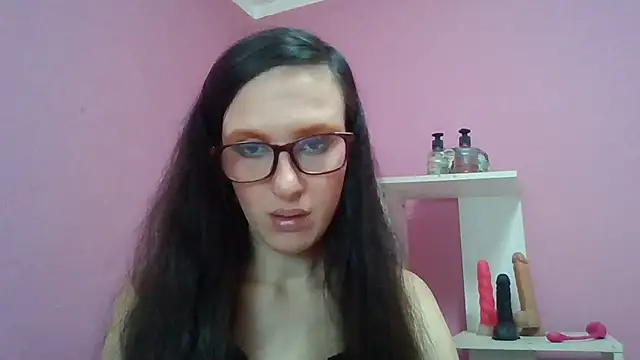Snapshot of LolaBoobs chatting on April 28, 7:35 am LolaBoobs online show from April 28, 7:35 am