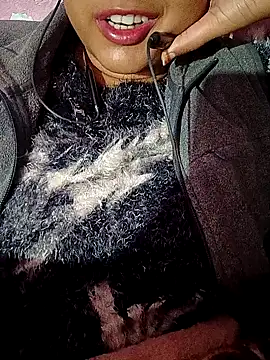 ruhi2003 online show from December 14, 4:42 pm