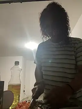 Snapshot of zahrivk1 chatting on February 24, 6:05 am zahrivk1 online show from February 24, 6:05 am