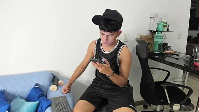 Snapshot of Lyam_ap chatting on February 1, 1:34 am Lyam ap online show from February 1, 1:34 am