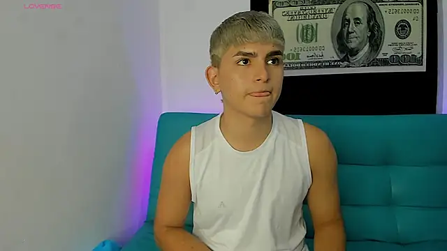 Snapshot of Lyam_ap chatting on October 8, 9:18 am Lyam ap online show from October 8, 9:18 am