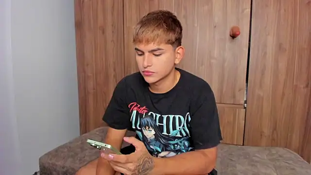 Snapshot of Lyam_ap chatting on November 2, 10:28 am Lyam ap online show from November 2, 10:28 am