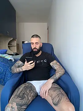 Snapshot of Gioeltoro89 chatting on May 15, 2:57 pm Gioeltoro89 online show from May 15, 2:57 pm