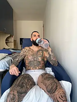 Snapshot of Gioeltoro89 chatting on May 25, 2:34 pm Gioeltoro89 online show from May 25, 2:34 pm