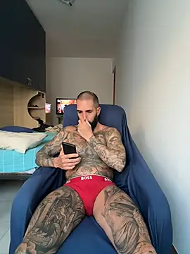 Snapshot of Gioeltoro89 chatting on June 16, 6:10 pm Gioeltoro89 online show from June 16, 6:10 pm