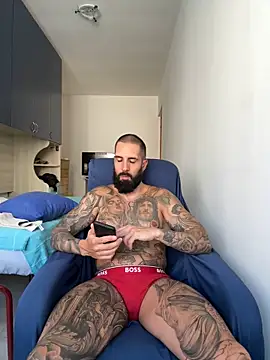 Snapshot of Gioeltoro89 chatting on June 20, 3:15 pm Gioeltoro89 online show from June 20, 3:15 pm