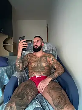Snapshot of Gioeltoro89 chatting on July 28, 6:20 pm Gioeltoro89 online show from July 28, 6:20 pm