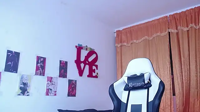 gigiqueen 18 online show from October 2, 6:04 pm