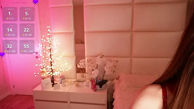 Lilly Colins online show from March 22, 8:34 pm