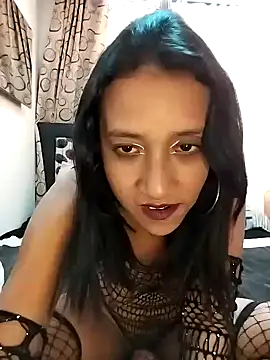 Snapshot of cami_victoria chatting on December 3, 5:45 pm cami victoria online show from December 3, 5:45 pm