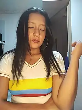 Snapshot of cami_victoria chatting on June 17, 6:53 pm cami victoria online show from June 17, 6:53 pm