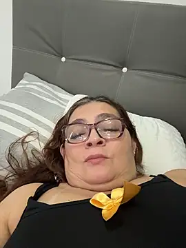 AntonellaAlondra4 online show from April 13, 11:59 am