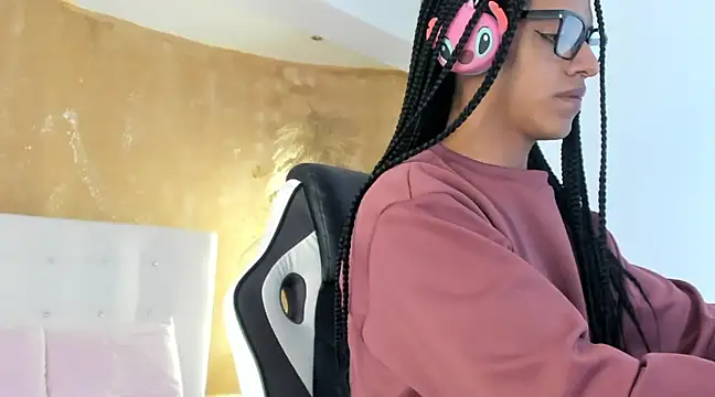 Snapshot of APRILL_FOXX chatting on February 27, 3:04 am APRILL FOXX online show from February 27, 3:04 am