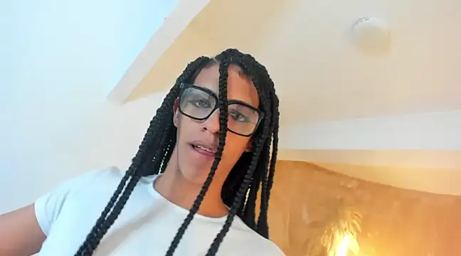 Snapshot of APRILL_FOXX chatting on March 11, 4:21 am APRILL FOXX online show from March 11, 4:21 am