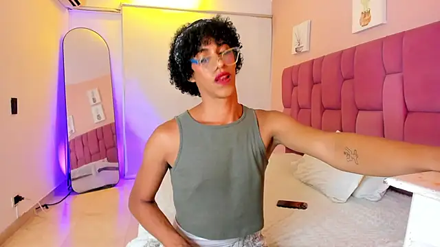 Snapshot of APRILL_FOXX chatting on October 7, 8:50 pm APRILL FOXX online show from October 7, 8:50 pm