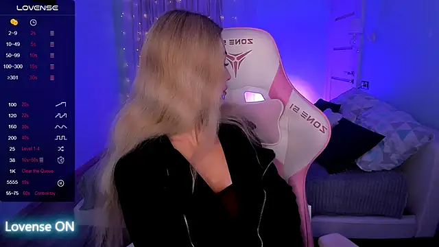 AdeleRoberts online show from February 25, 1:59 am