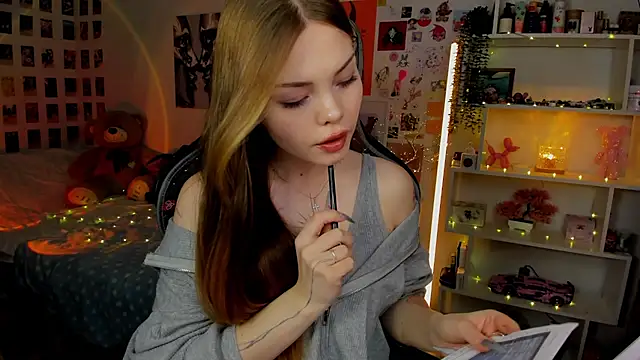 AkiraKatsu online show from November 23, 10:15 am