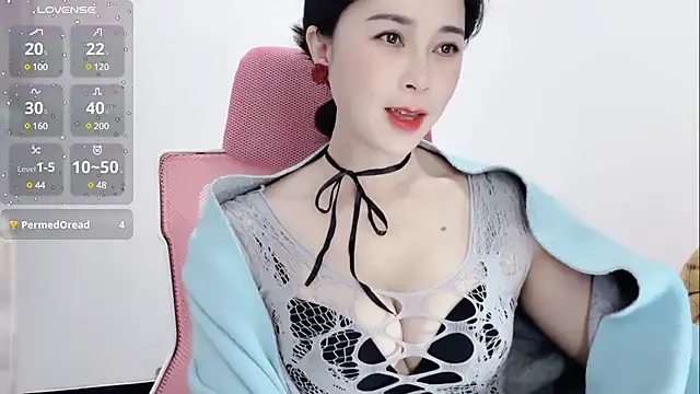 Snapshot of Qwi-V1 chatting on January 25, 10:39 pm Qwi-V1 online show from January 25, 10:39 pm