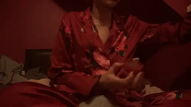 Snapshot of Miss_Ashley_Xx chatting on December 4, 1:14 am Miss Ashley Xx online show from December 4, 1:14 am