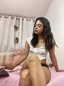Snapshot of Lori_Evanss chatting on May 3, 3:23 am Lori Evanss online show from May 3, 3:23 am