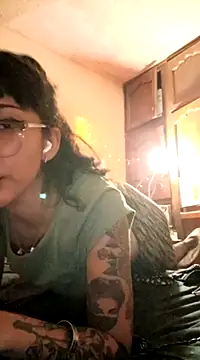 Snapshot of HighLilith chatting on December 20, 6:08 am HighLilith online show from December 20, 6:08 am