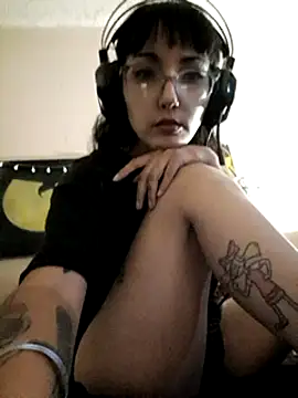 Snapshot of HighLilith chatting on January 8, 2:25 pm HighLilith online show from January 8, 2:25 pm