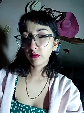 Snapshot of HighLilith chatting on January 22, 10:29 am HighLilith online show from January 22, 10:29 am