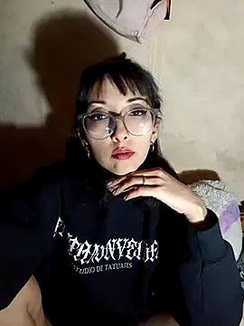 Snapshot of HighLilith chatting on March 5, 10:11 am HighLilith online show from March 5, 10:11 am