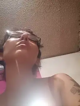 Snapshot of HighLilith chatting on September 15, 11:32 am HighLilith online show from September 15, 11:32 am