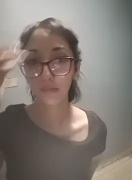 Snapshot of HighLilith chatting on October 4, 9:29 am HighLilith online show from October 4, 9:29 am