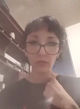 Snapshot of HighLilith chatting on October 5, 12:09 am HighLilith online show from October 5, 12:09 am