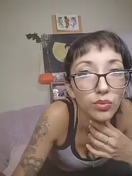 Snapshot of HighLilith chatting on October 10, 12:42 am HighLilith online show from October 10, 12:42 am