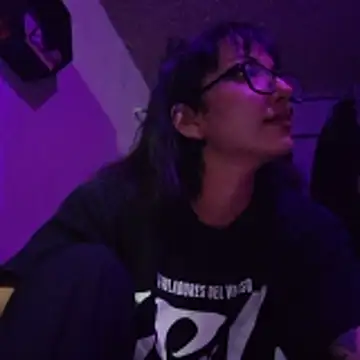 Snapshot of HighLilith chatting on November 11, 7:19 am HighLilith online show from November 11, 7:19 am