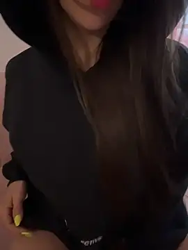 MariaIsabella8 online show from April 16, 9:15 pm