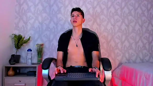 Snapshot of Dorianmistery2322_ chatting on January 22, 4:23 am Dorianmistery2322  online show from January 22, 4:23 am