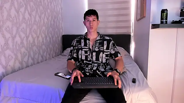 Snapshot of Dorianmistery2322_ chatting on February 7, 3:41 pm Dorianmistery2322  online show from February 7, 3:41 pm