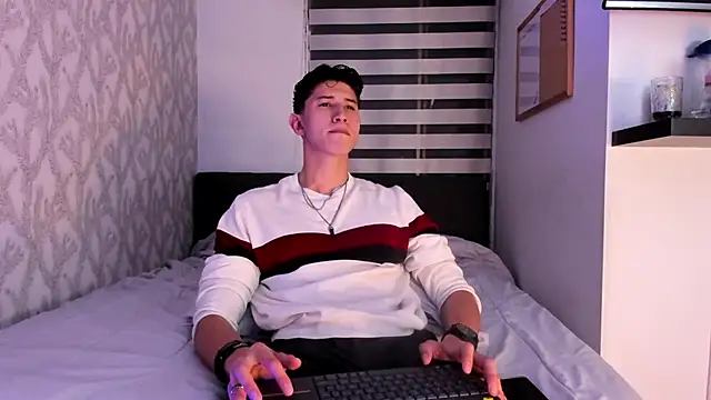 Snapshot of Dorianmistery2322_ chatting on March 5, 4:45 am Dorianmistery2322  online show from March 5, 4:45 am