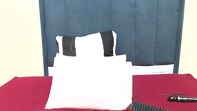 Snapshot of kittykhloe22 chatting on March 13, 7:06 pm kittykhloe22 online show from March 13, 7:06 pm